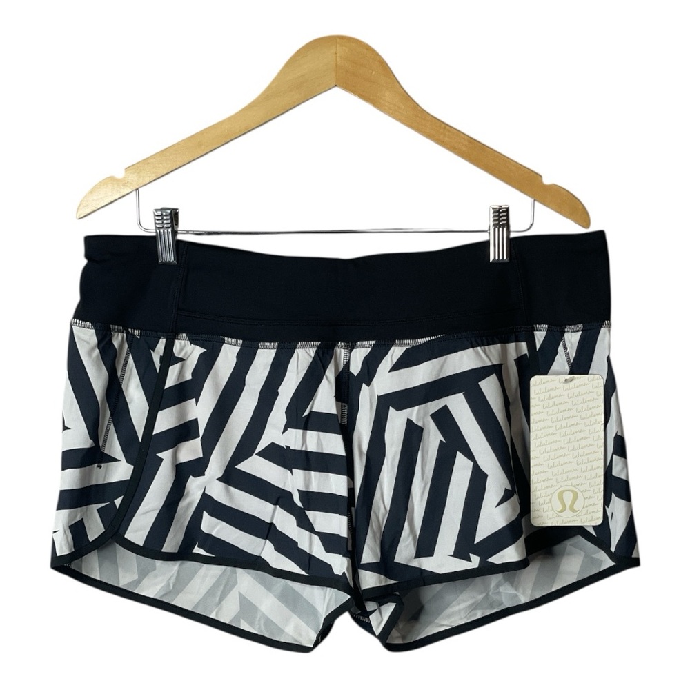 Lululemon Run Times Shorts Which Way Sway Black and White, Size 12 New